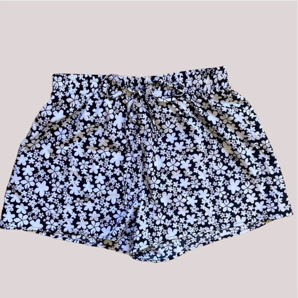 Missguided Black & White Floral Shorts